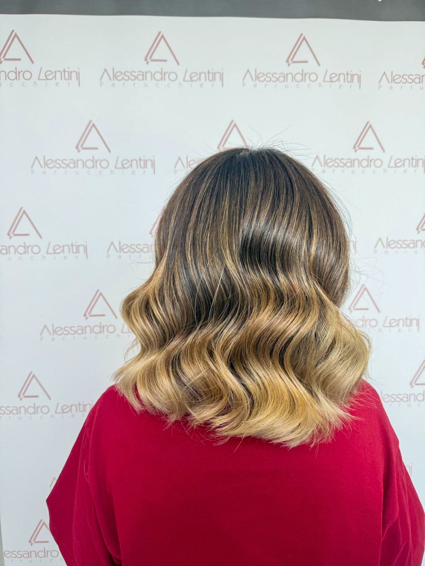 Lob biondo sfumato con onde glamour